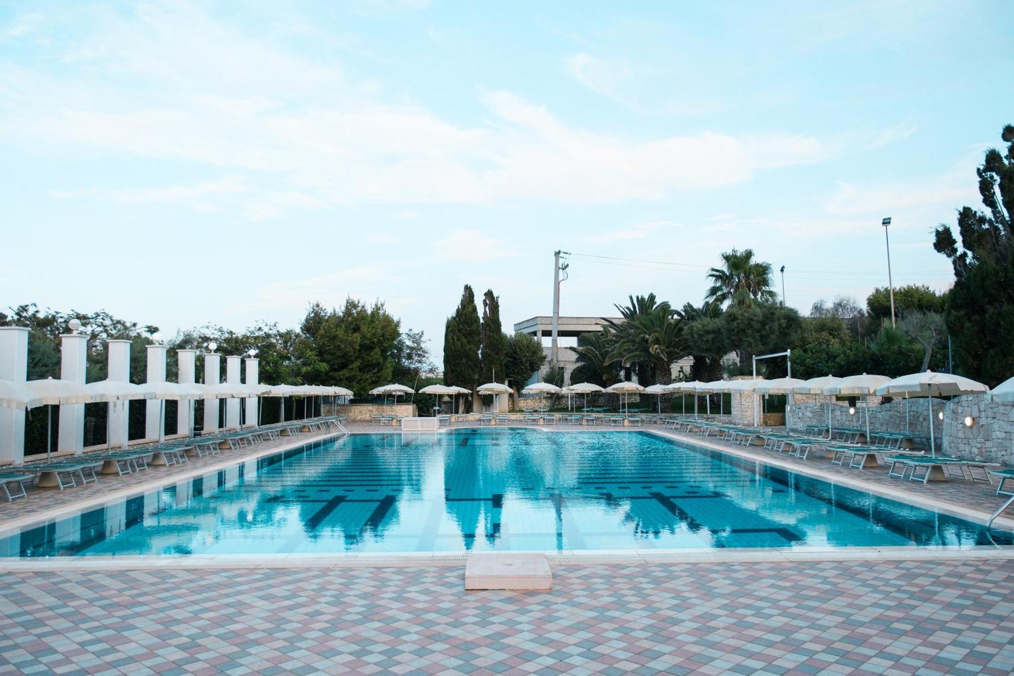 Hotel Scoglio Degli Achei Torre Santa Sabina Kültér fotó