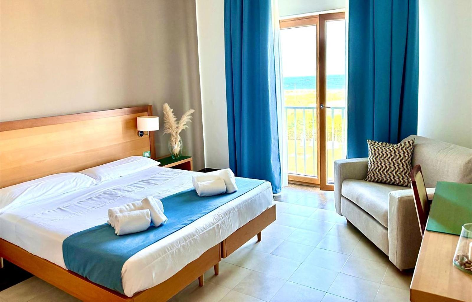 Hotel Scoglio Degli Achei Torre Santa Sabina Kültér fotó